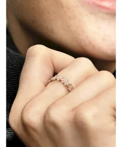 Alternative view of Daisy Flower Ring