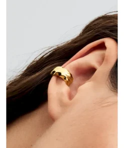 Alternative view of Rippled Ear Cuff