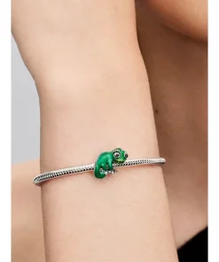 Alternative view of Disney Tangled Pascal Color-changing Charm