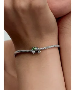 Alternative view of Climbing Frog Charm