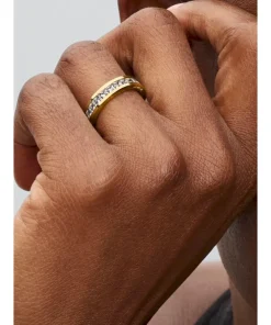 Alternative view of Eternity Channel Ring